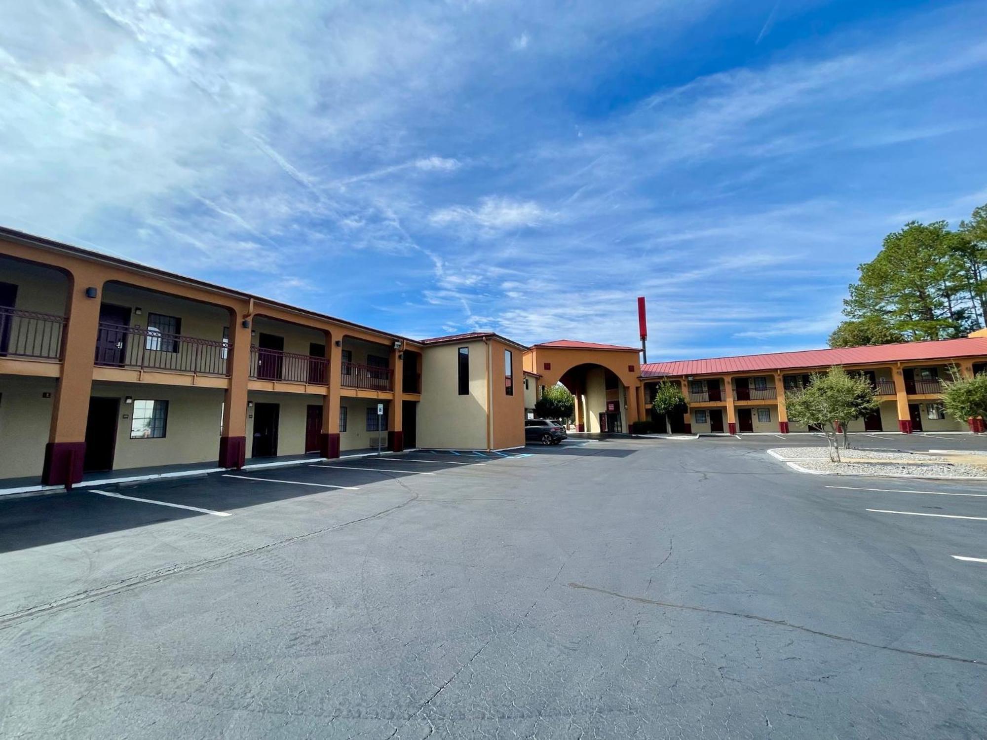 Red Roof Inn & Suites Jackson - Richland Exterior foto