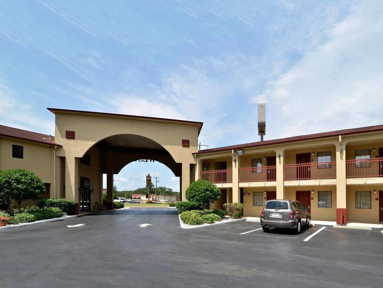 Red Roof Inn & Suites Jackson - Richland Exterior foto