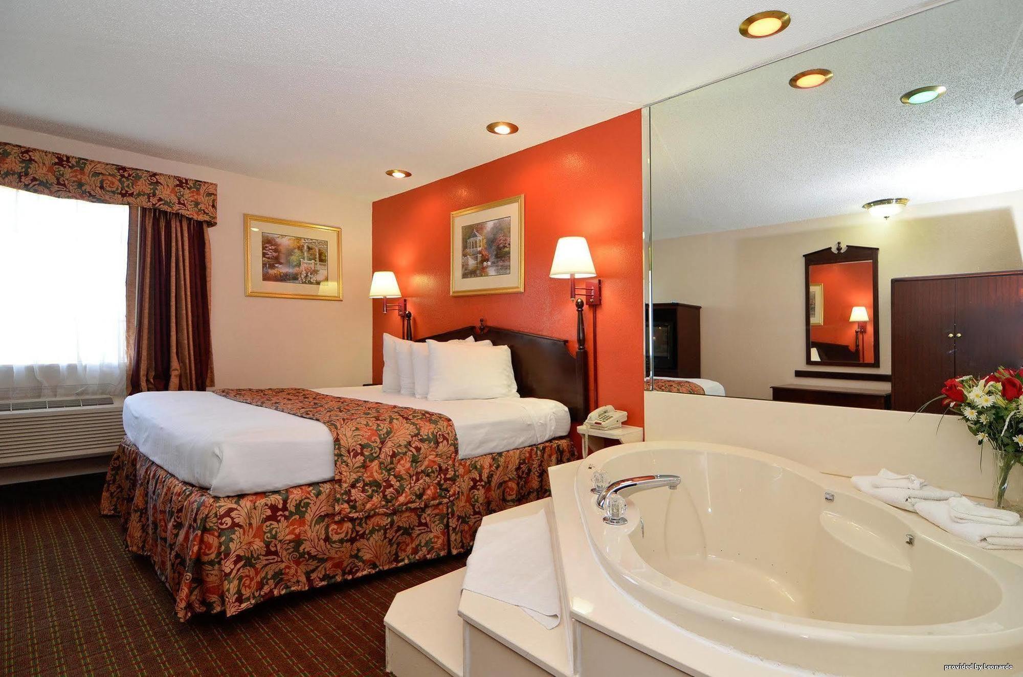 Red Roof Inn & Suites Jackson - Richland Habitación foto